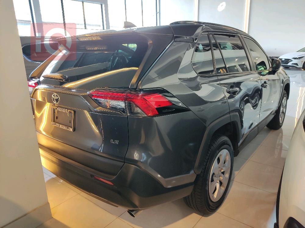 تۆیۆتا ڕاڤ 4